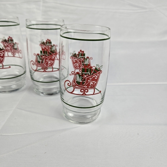 Vintage Santa’s Sleigh Drinking Glasses Christmas Holiday JC Penny Set of 4 Vtg - Picture 3 of 6